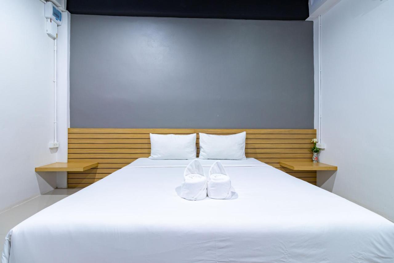 Ban Yep Chaeng Cs Klongtoey Grand Resort מראה חיצוני תמונה